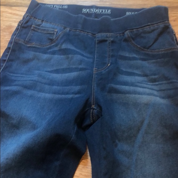 Lucy Pull On Crop Jeans, size S. - Picture 2 of 5